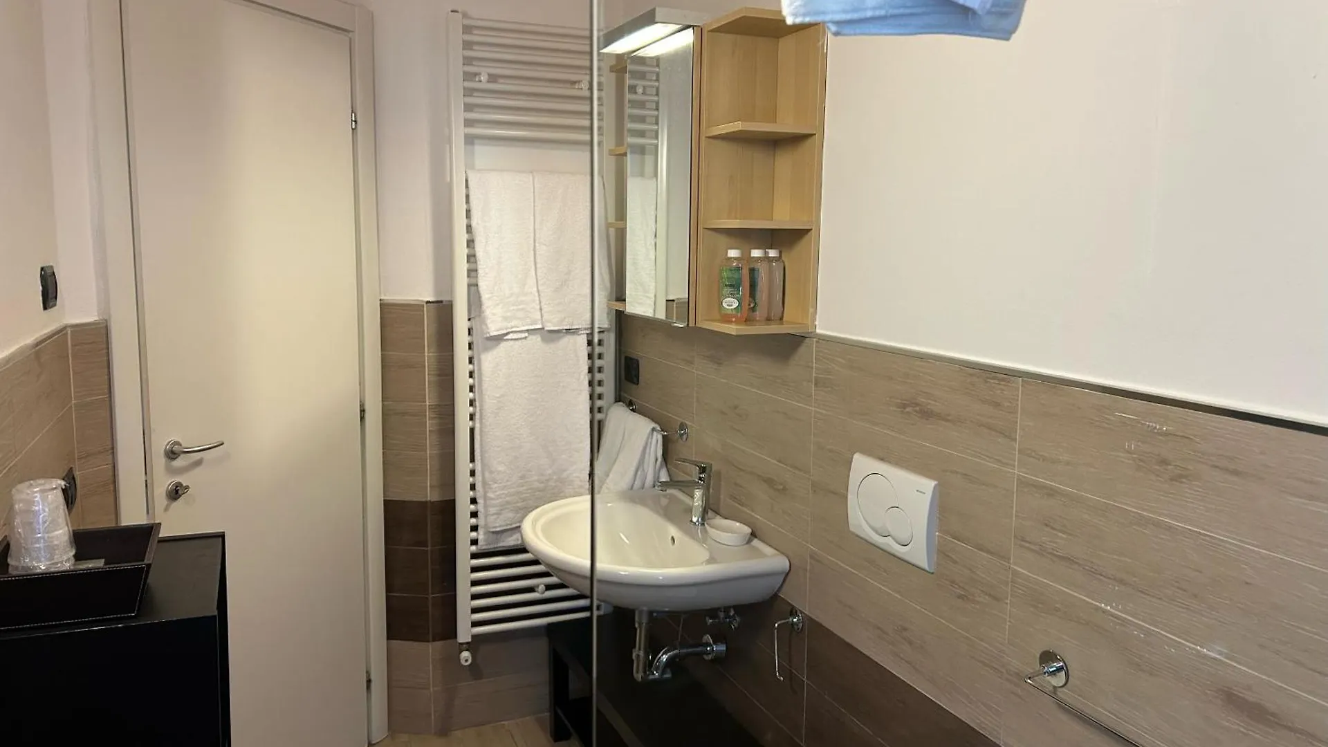 Menaggio Down Town Apartment