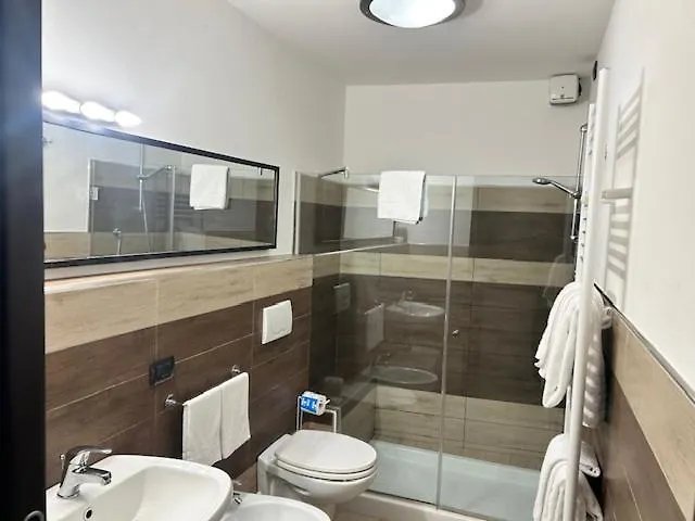 Menaggio Down Town Apartment
